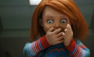 Стоп-кадр из 6 серии 1 сезона сериала Чаки